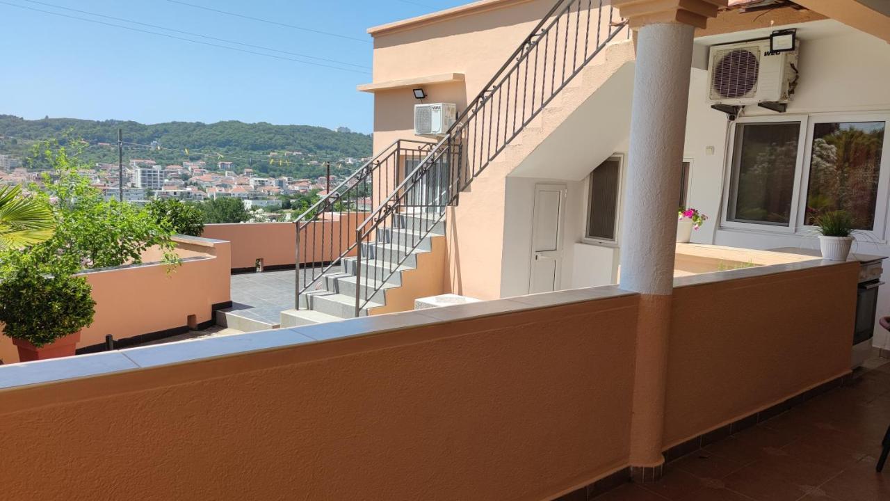 Guest'S House "Lindi&Roni" Apartment Улцин Екстериор снимка