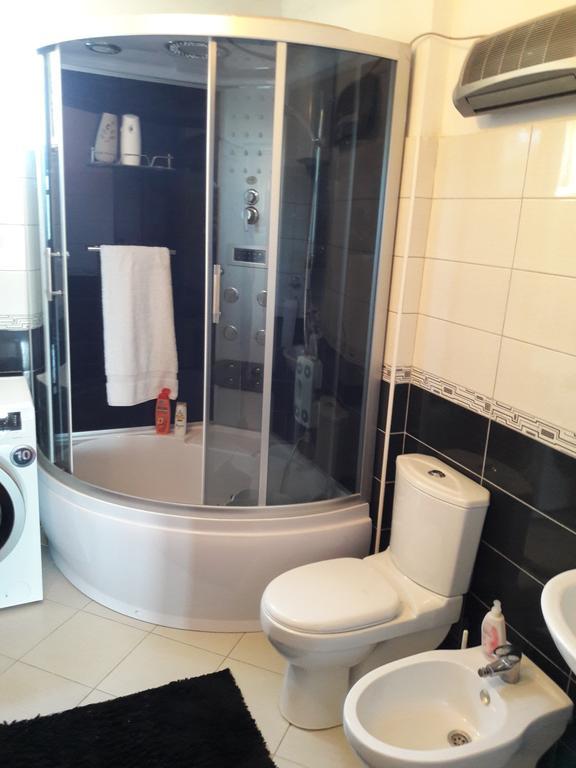Guest'S House "Lindi&Roni" Apartment Улцин Екстериор снимка